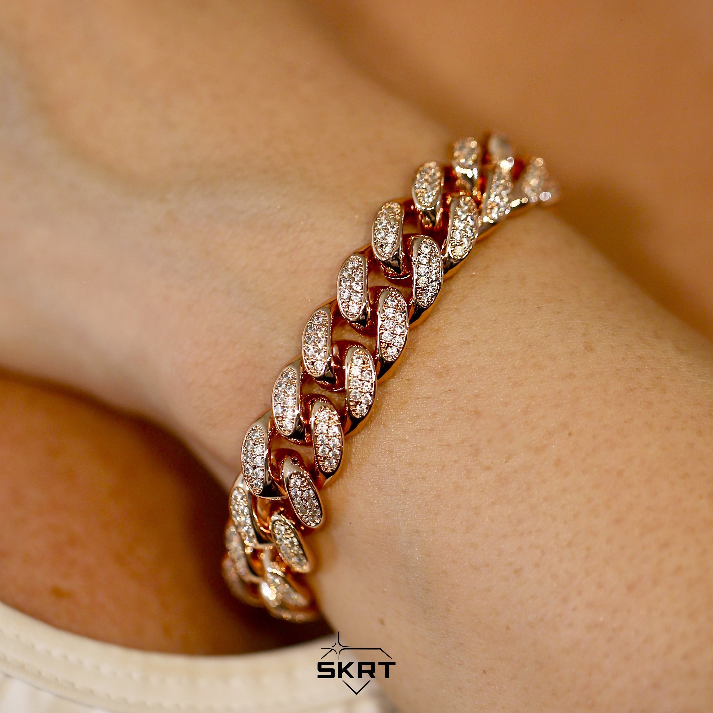 Rose gold cuban link bracelet detail