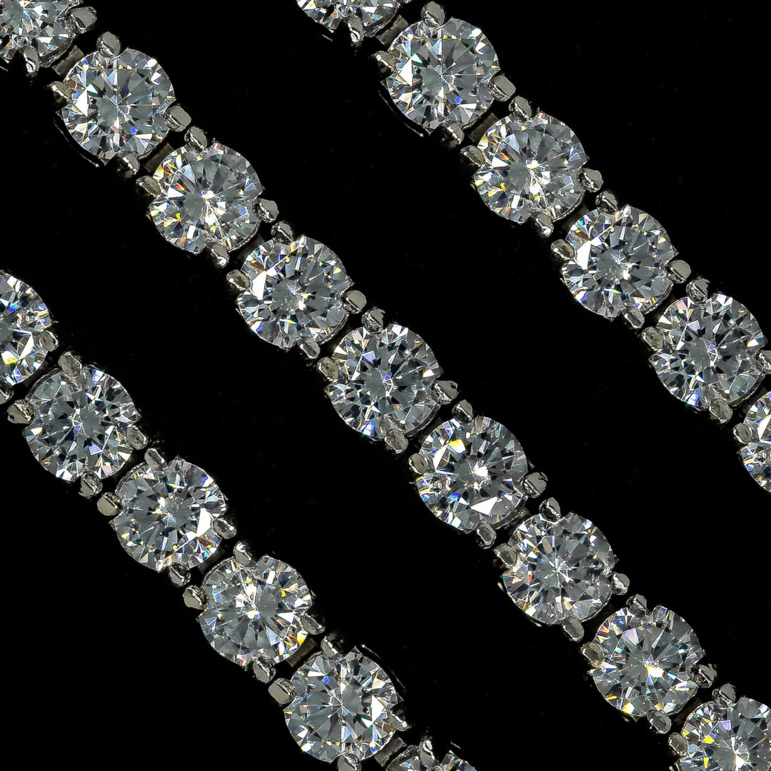 5mm Diamond Tennis Choker/ Necklace 18K Yellow Gold · female-model