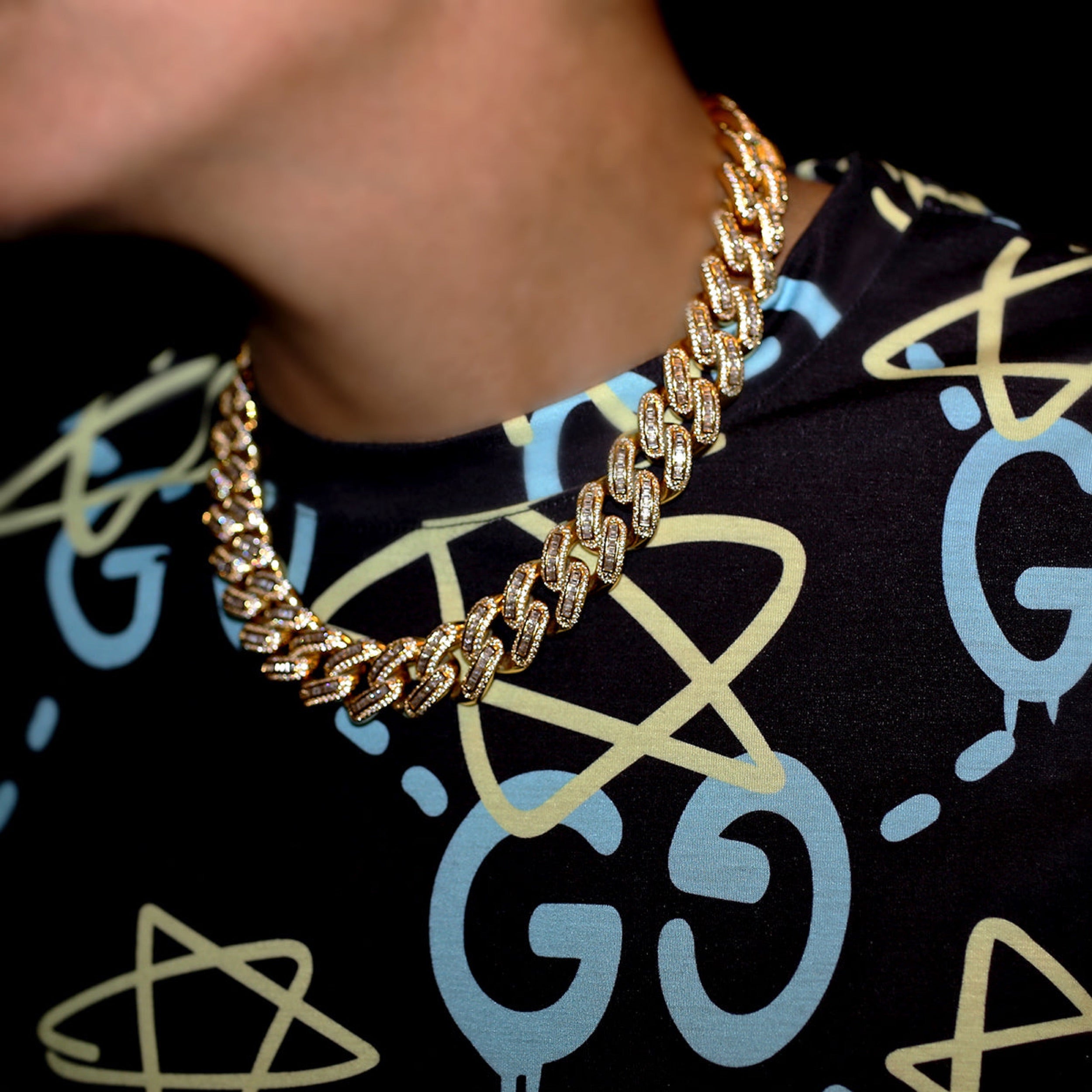 18mm Bugatti Link Chain in Yellow Gold · male-model