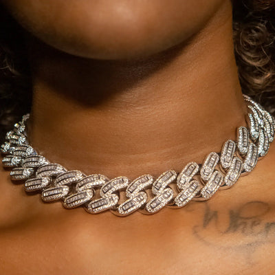 18mm Bugatti Link Choker/ Necklace in White Gold · female-model