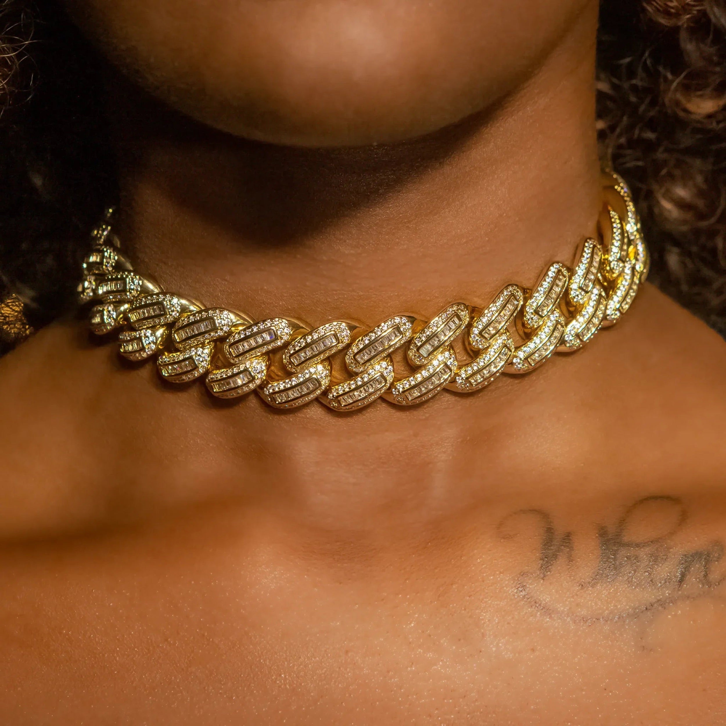 18mm Bugatti Link Choker/ Necklace in Yellow Gold · female-model