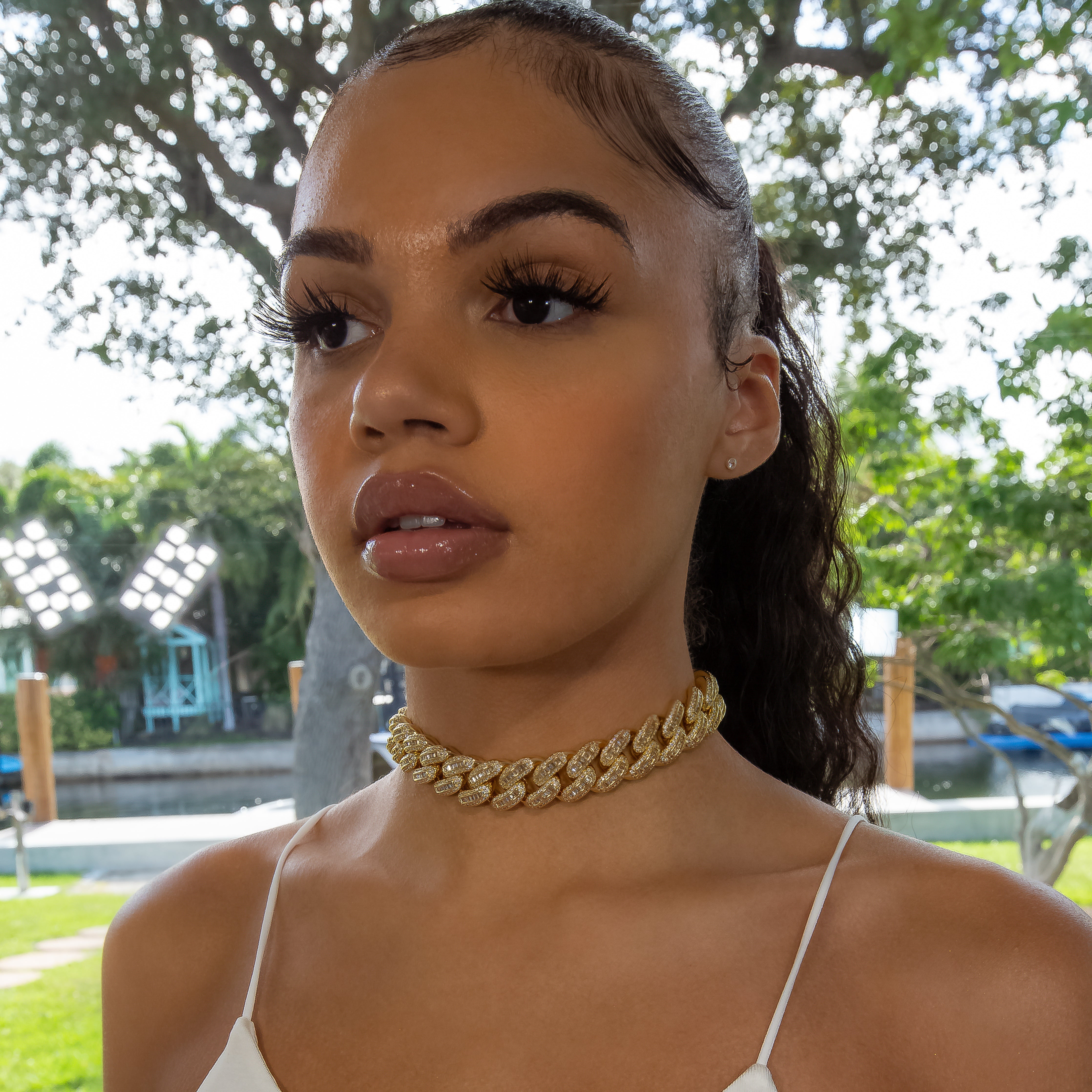 18mm Bugatti Link Choker/ Necklace - 18K Yellow Gold · female-model