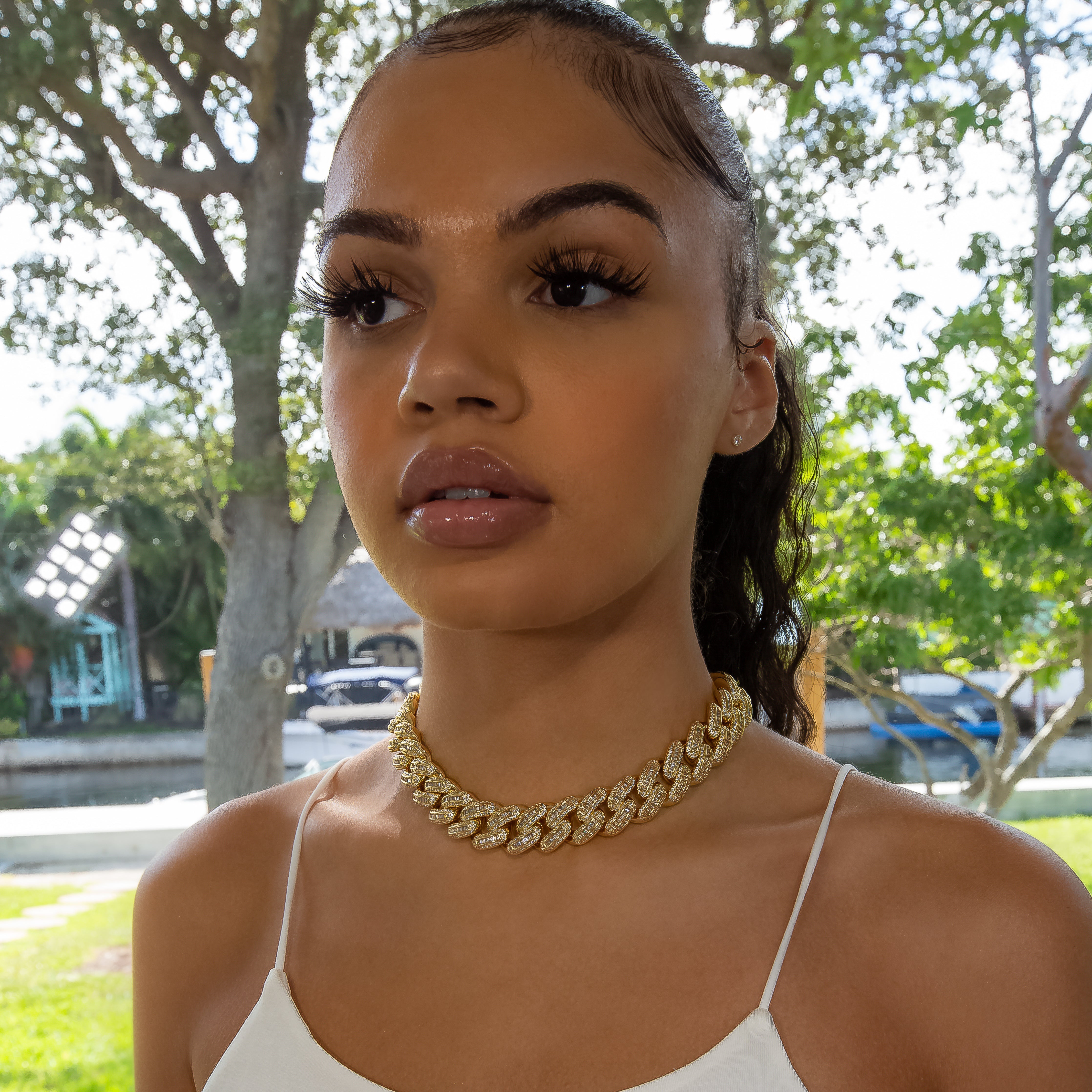 18mm Bugatti Link Choker/ Necklace - 18K Yellow Gold · female-model