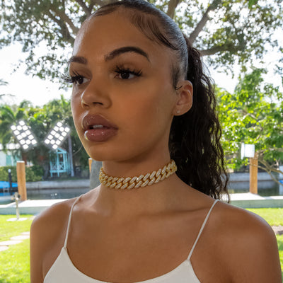 18mm Flower Set Cuban Link Choker/ Necklace - 18K Yellow Gold · female-model