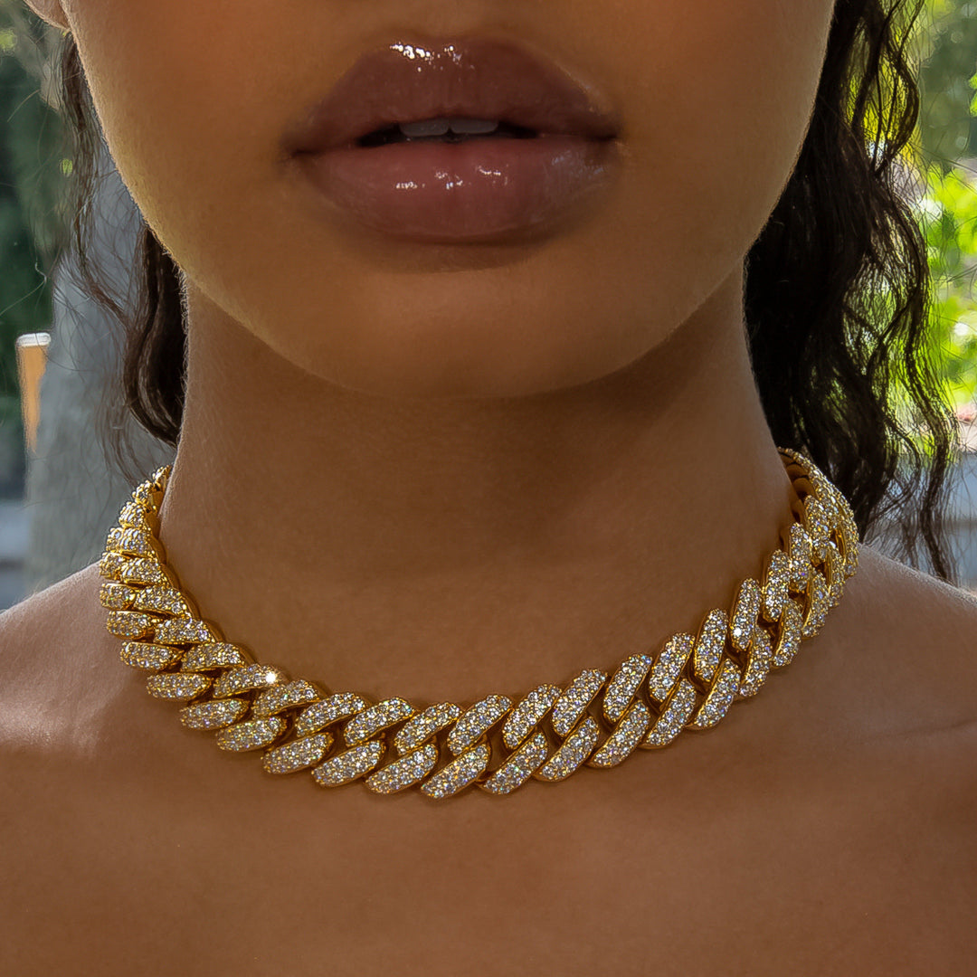 18mm Flower Set Cuban Link Choker/ Necklace - 18K Yellow Gold · female-model