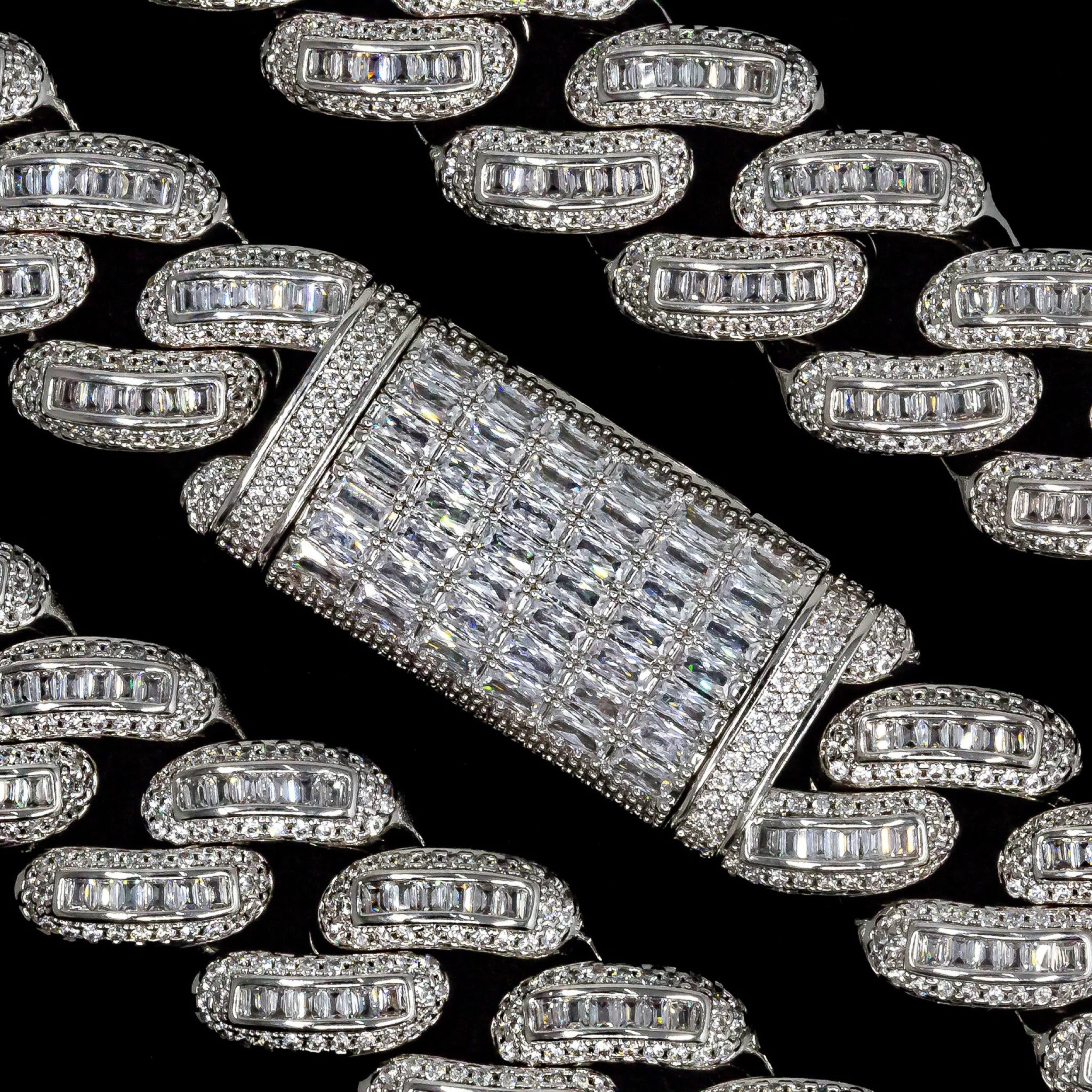 18mm White Gold Bugatti Link Bracelet · male-model