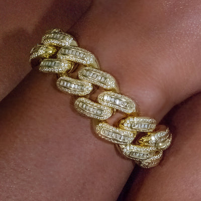 18mm Yellow Gold Bugatti Link Bracelet in 18K Yellow Gold | SKRT® · male-model