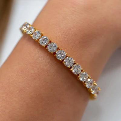 6mm Yellow Gold Diamond Tennis Bracelet · female-model