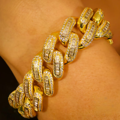 Pulsera de eslabones cubanos con baguette en oro amarillo - 18mm
