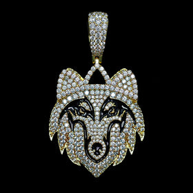 Diamond Wolf Pendant in Yellow Gold