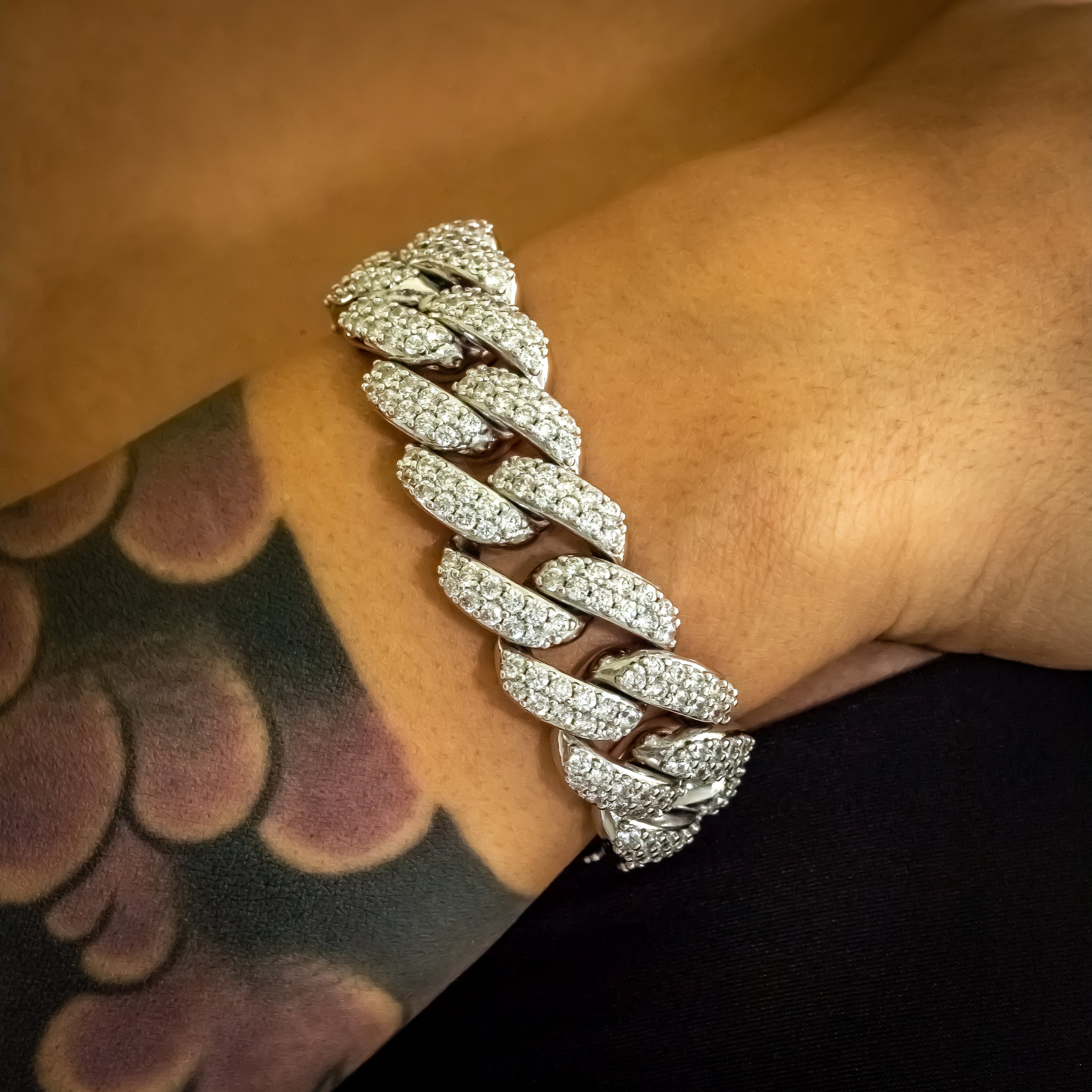 18mm White Gold Flower Set Cuban Link Bracelet